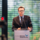 Fundacja Wolne Sądy opublikowała raport, który jest zapisem wszystkich zmian ustawodawczych i innych decyzji rządzących zmierzających do upolitycznienia sądownictwa. W ten sposób autorki i autorzy raportu pokazują w jaki sposób władza polityczna doprowadziła do destrukcji państwa prawa.