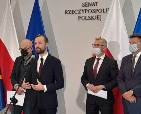 30 września odbyła się w Senacie RP konferencja prasowa na temat ustawy znoszącej zakaz handlu w niedziele z udziałem Ryszarda Petru, wicemarszałka Michała Kamińskiego i senatora Krzysztofa Kwiatkowskiego. Na konferencji wystąpił też Dyrektor Zarządzający Fundacji Wolności Gospodarczej Marek Tatała.