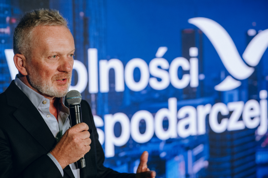Cześć pieniędzy przeznaczam na wsparcie dla organizacji pozarządowych, których działalność uznaję za ważną i bliską moim poglądom - powiedział założyciel Fundacji Wolności Gospodarczej.