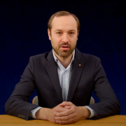 Zrzut ekranu 2025-07-14 112831 Co przyniesie deregulacja? Czy Polska rzeczywiście staje się państwem nadopiekuńczym? Czy imigracja to szansa, a może zagrożenie? Marek Tatała, prezes FWG, w serii autorskich wideopodcastów na YouTube porusza najważniejsze, gospodarcze tematy.